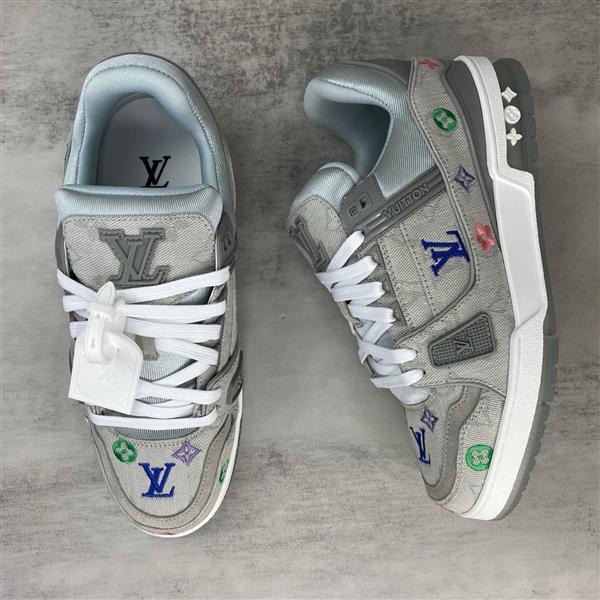 20251128154045689 390